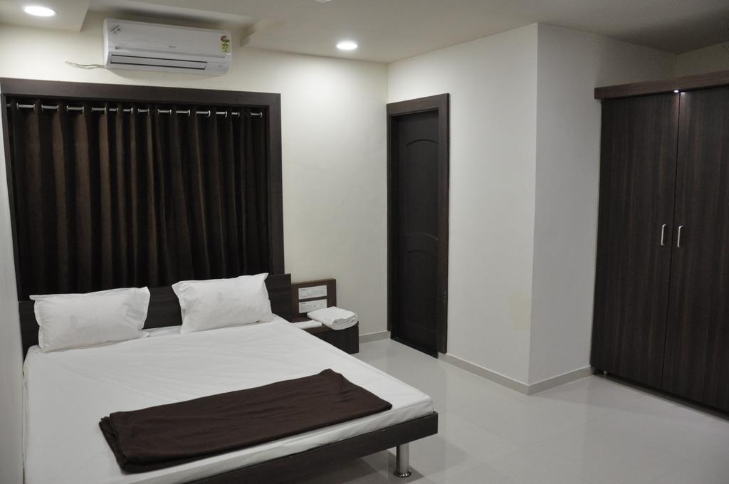 Shivdhara Hotel & Residence راجكوت المظهر الخارجي الصورة